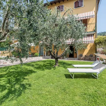 Casa Gemma - With Garden Appartement Torri Del Benaco